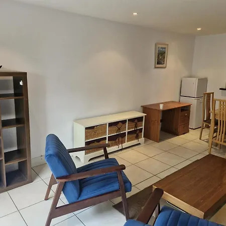 Bright 2 Bdr On Charlotte Quay Apartment Dublin
